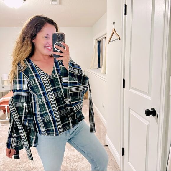 Gianni Bini Tops - NWT GIANNI BINI Green Blue Plaid Top Medium